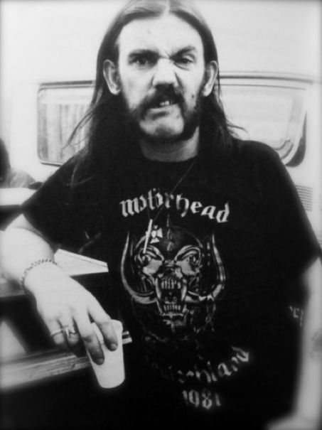 Motörhead frontman Lemmy dies at 70