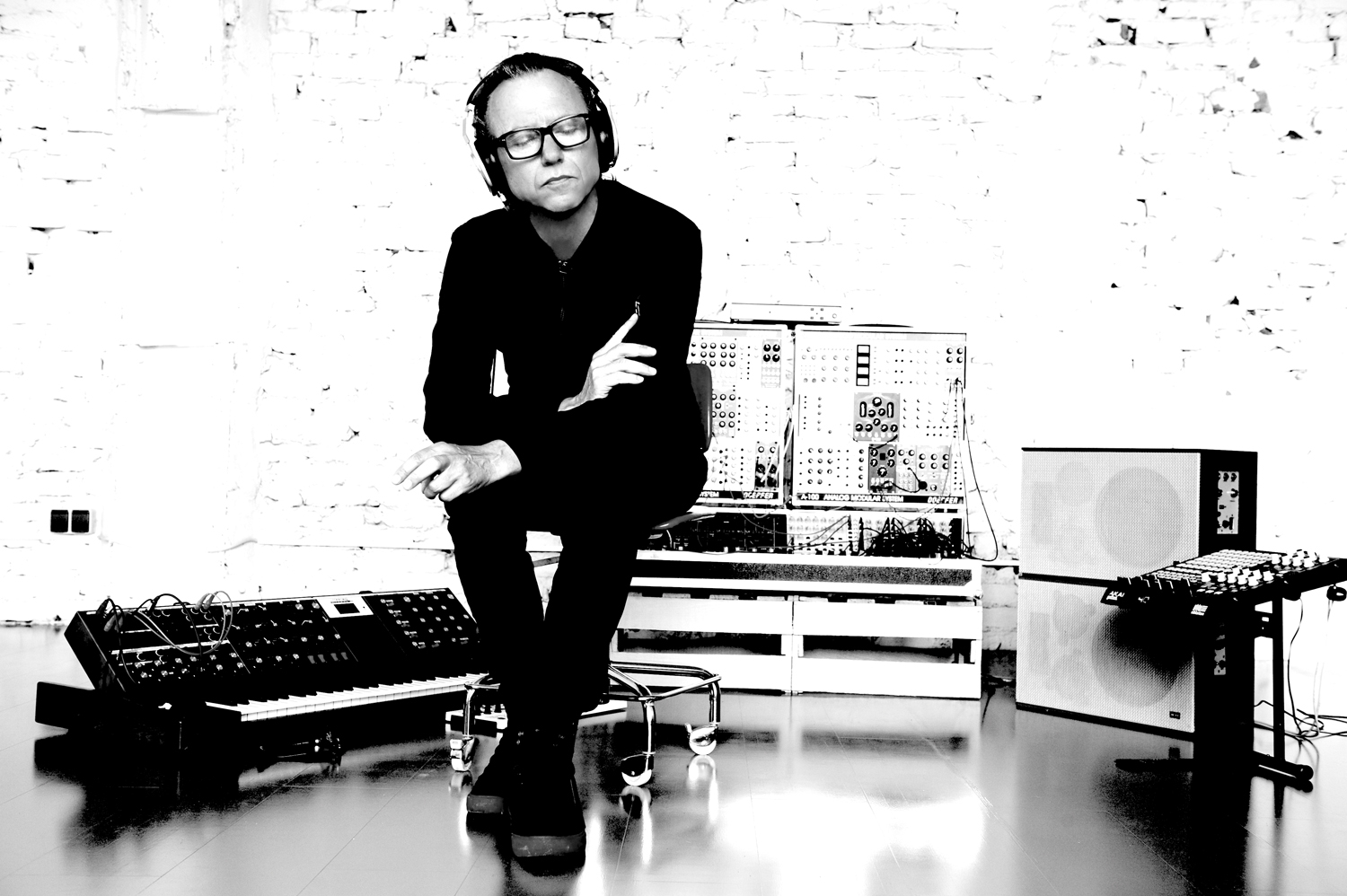 NHOAH drops EP featuring Pixelord, Mieko Suzuki and Peter Zirbs